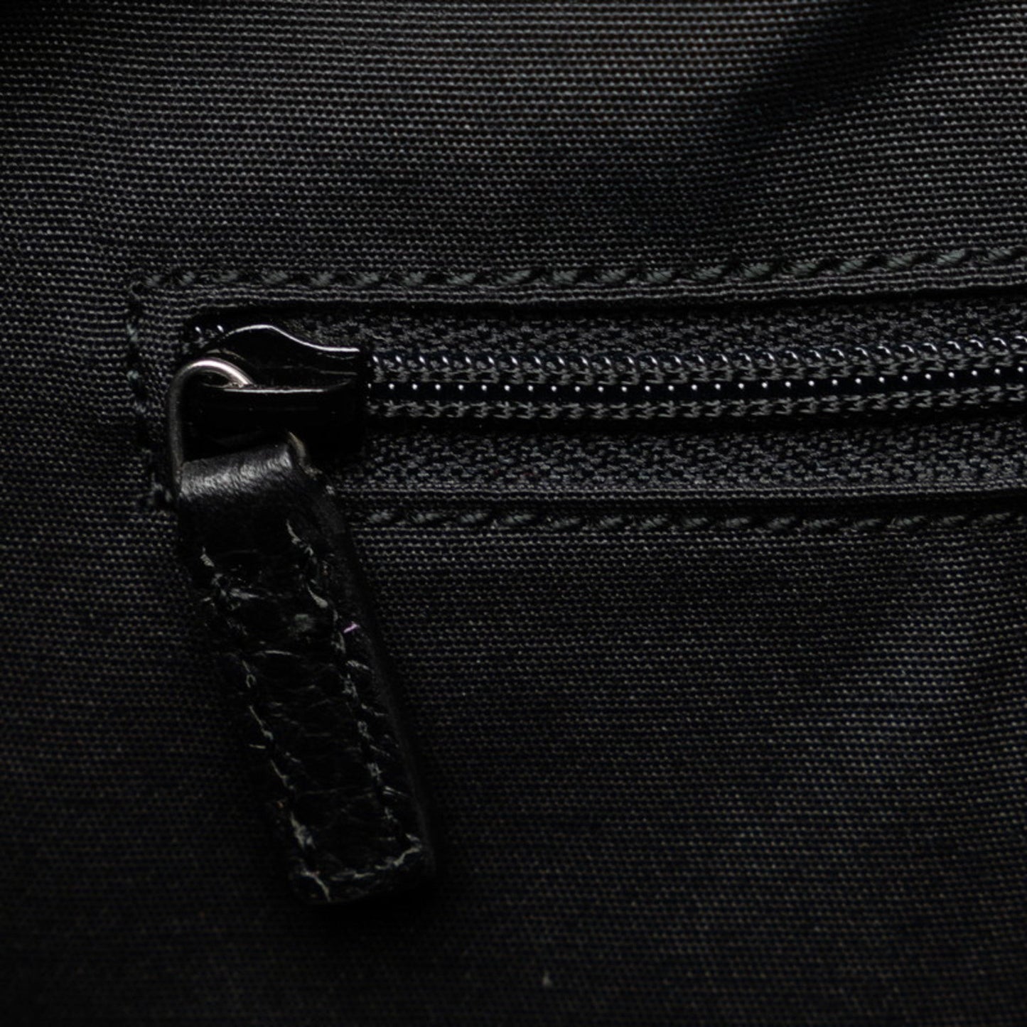 Gucci Black Nylon Leather Handbag Tote Bag ()