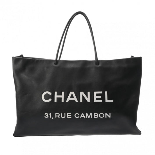 Chanel Black Leather Handbag ()