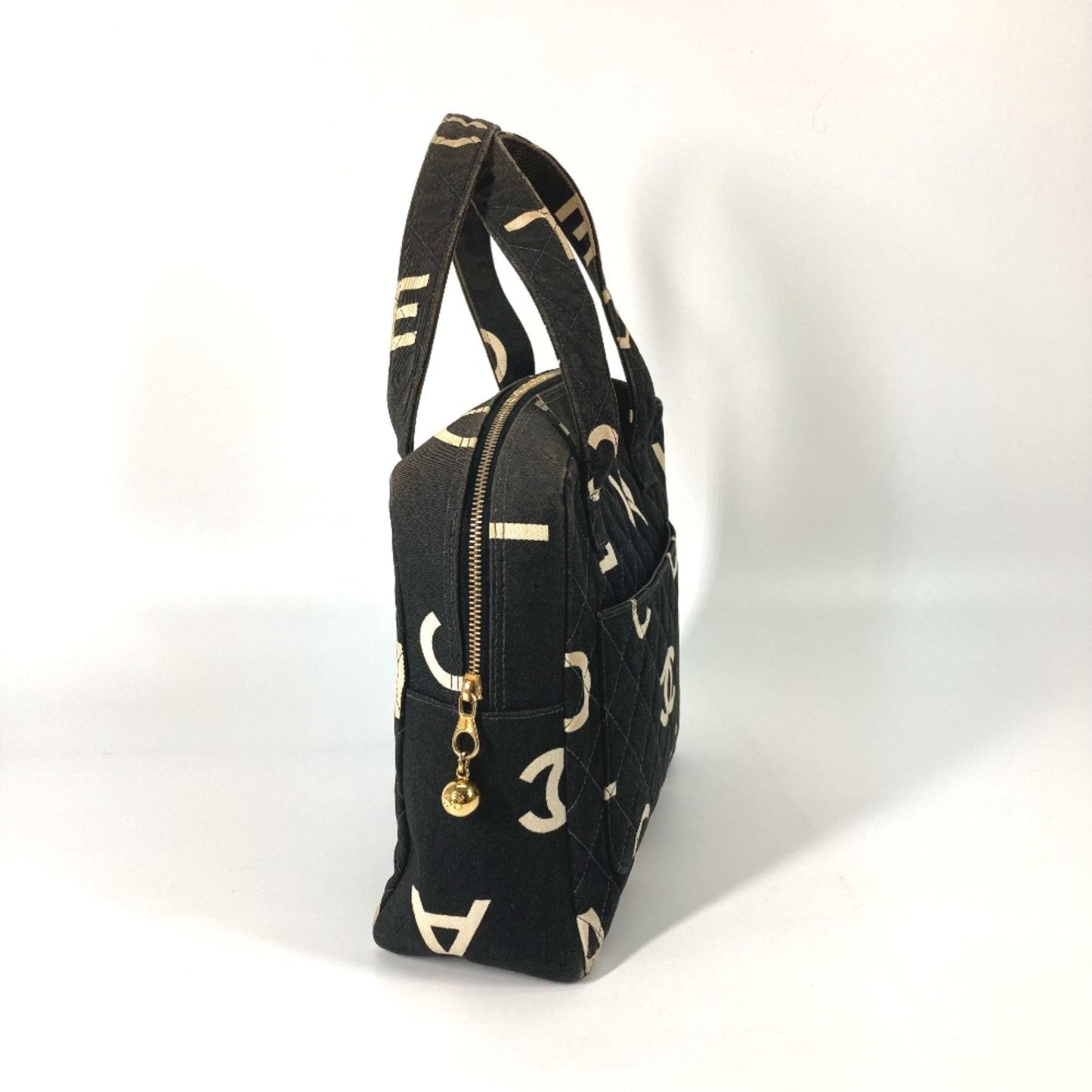 Chanel Black Cloth Handbag ()