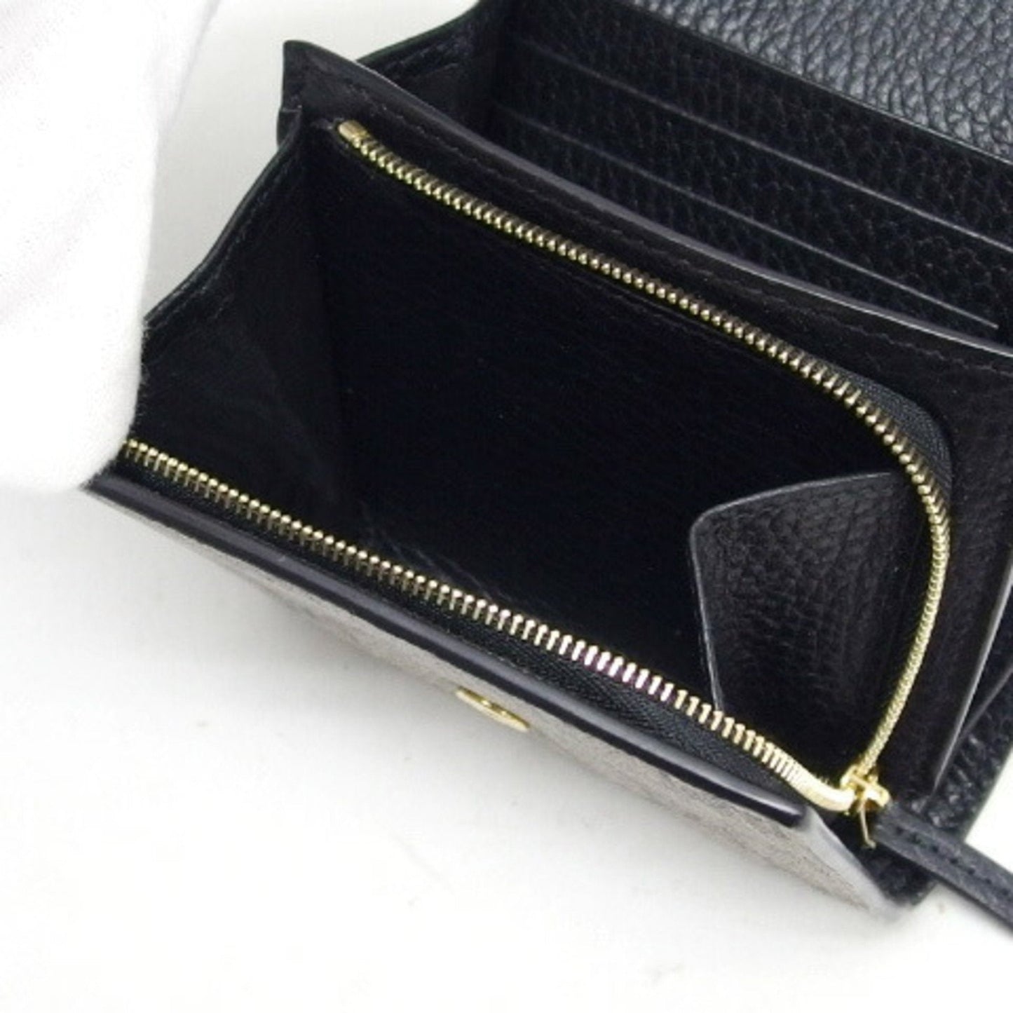 Gucci Beige Black Gg Supreme Leather Wallet (Bi-Fold) ()