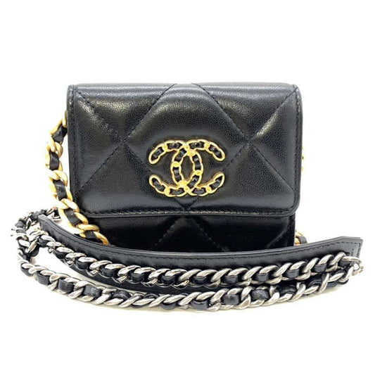 Chanel Black Leather Shoulder Bag ()