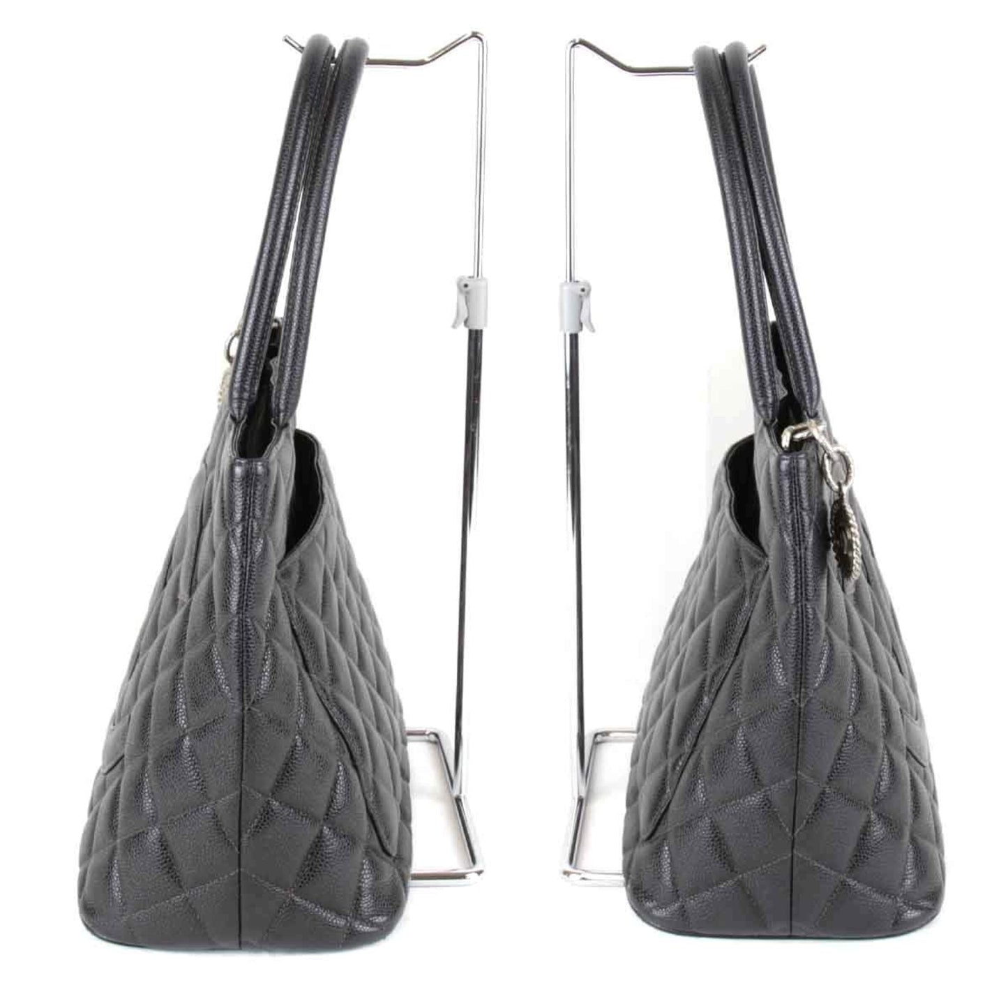 Chanel Black Grained Calfskin Tote Bag ()