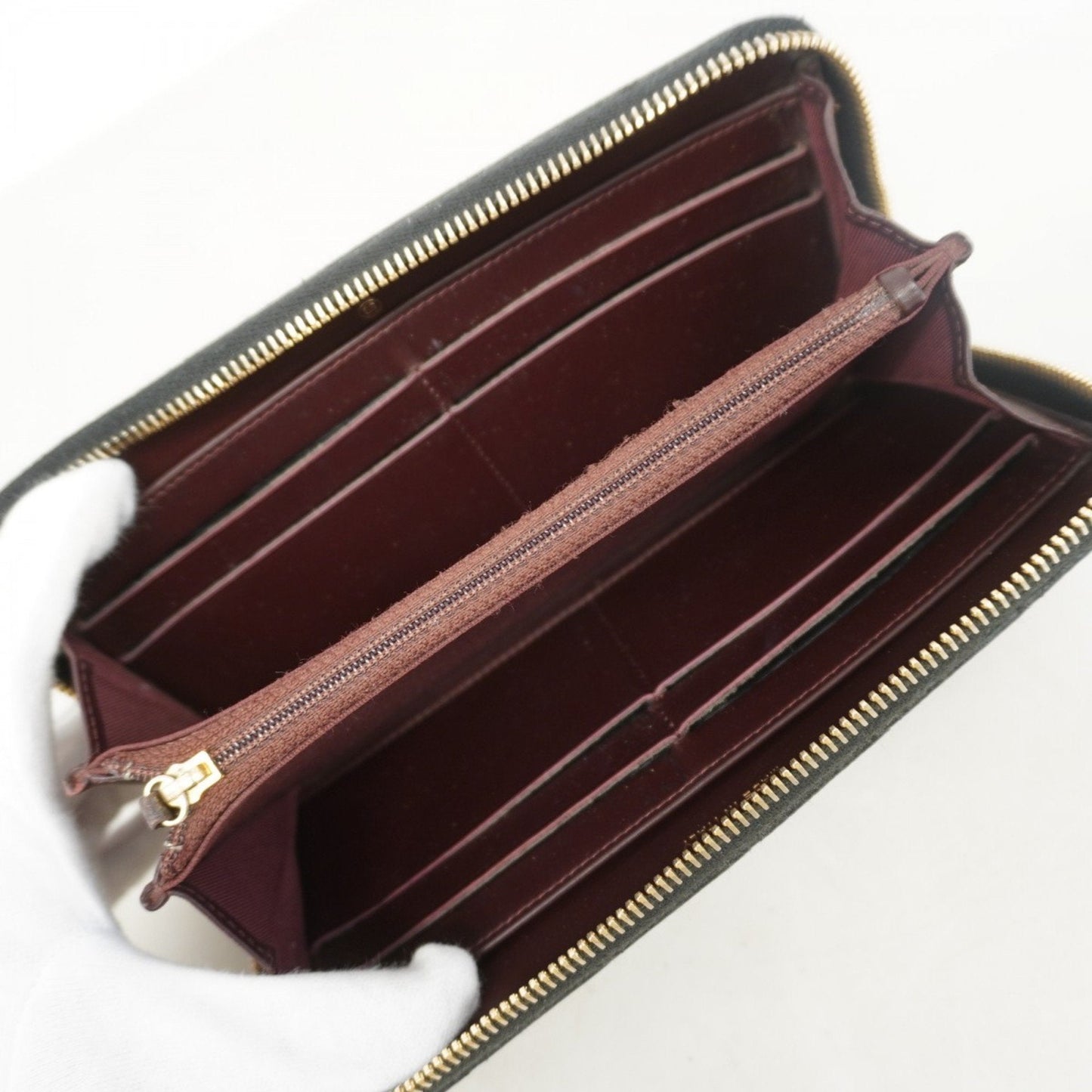 Chanel Black Grained Calfskin Long Wallet (Bi-Fold) ()