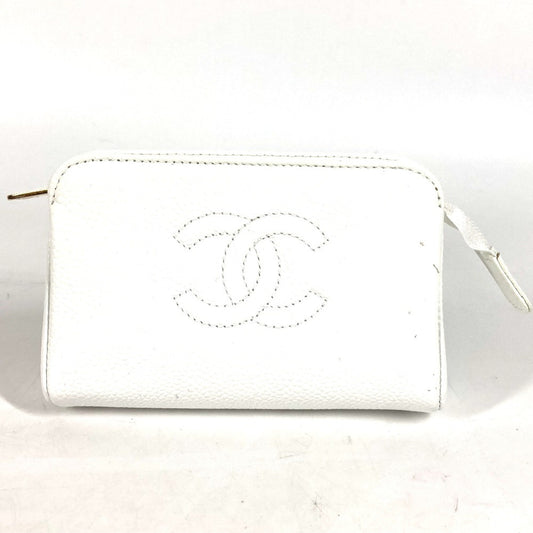 Chanel White Leather Pouch ()