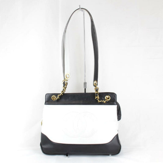 Chanel White Leather Shoulder Bag ()