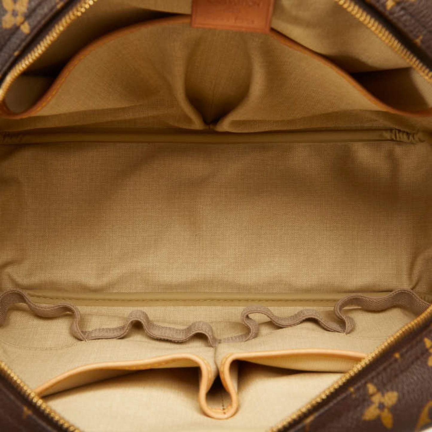 Louis Vuitton Deauville  Canvas Handbag ()