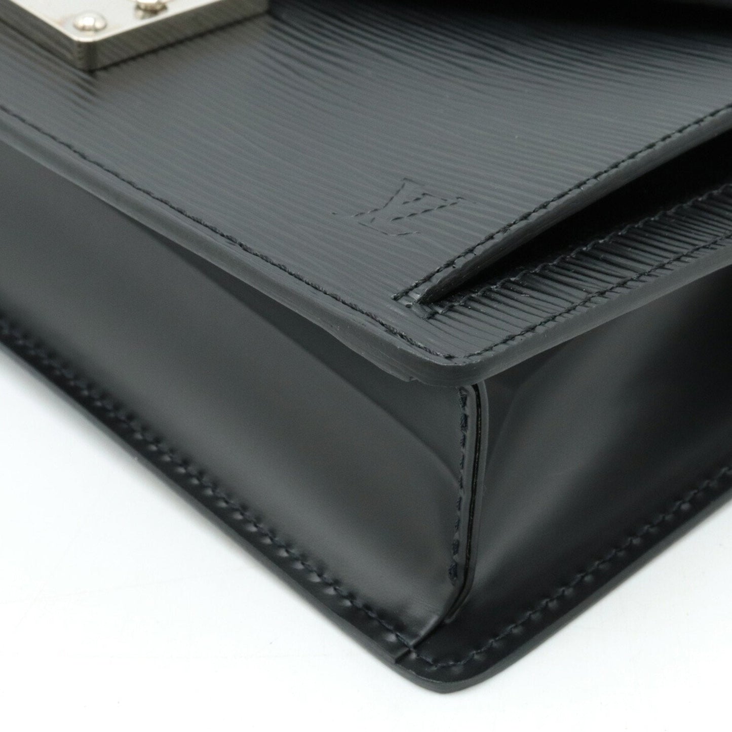 Louis Vuitton Sellier Drangonne  Leather Clutch Bag ()