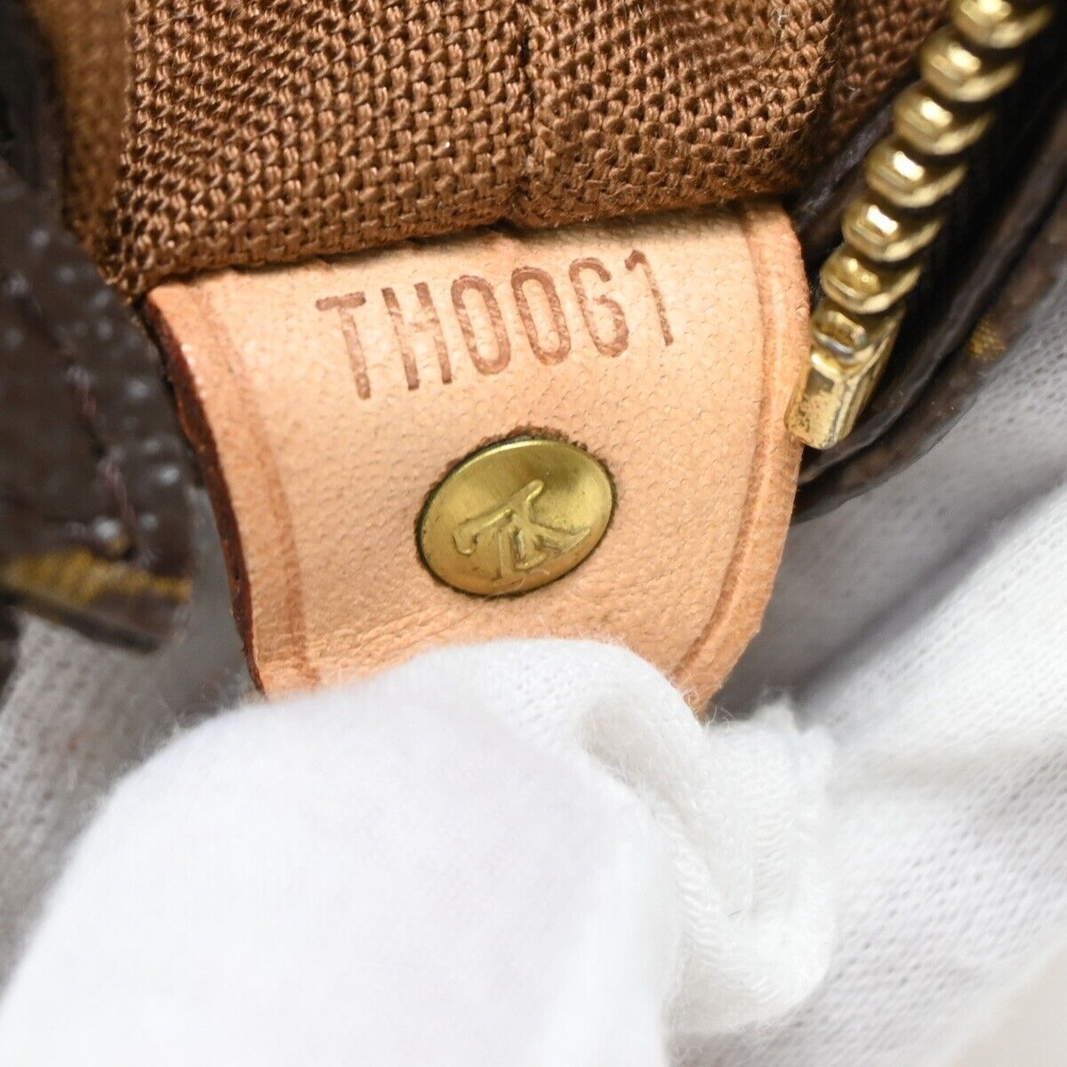 Louis Vuitton Cabas Mezzo  Canvas Shoulder Bag ()