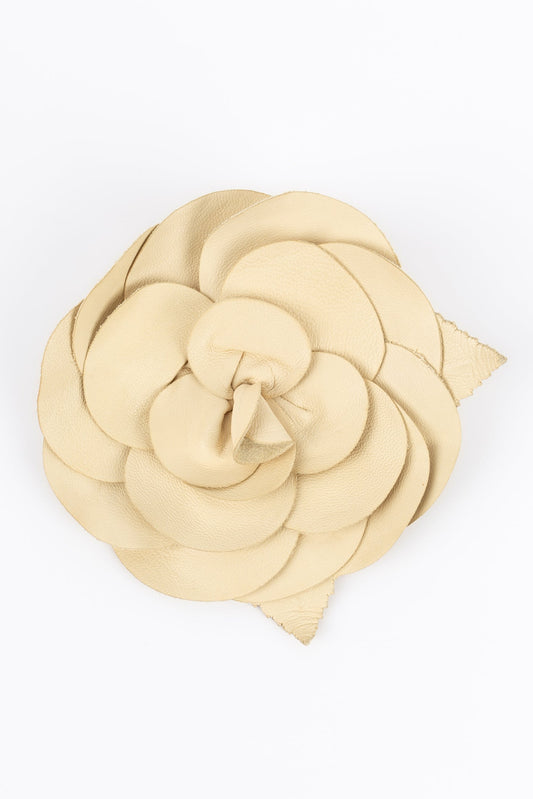 Broche camélia Chanel