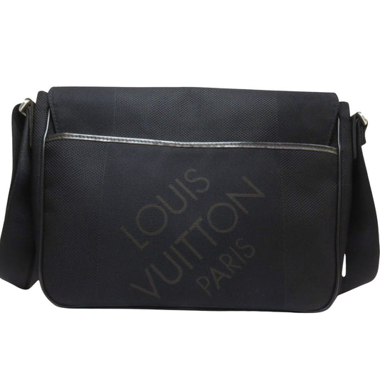 Louis Vuitton Messenger  Canvas Shoulder Bag ()