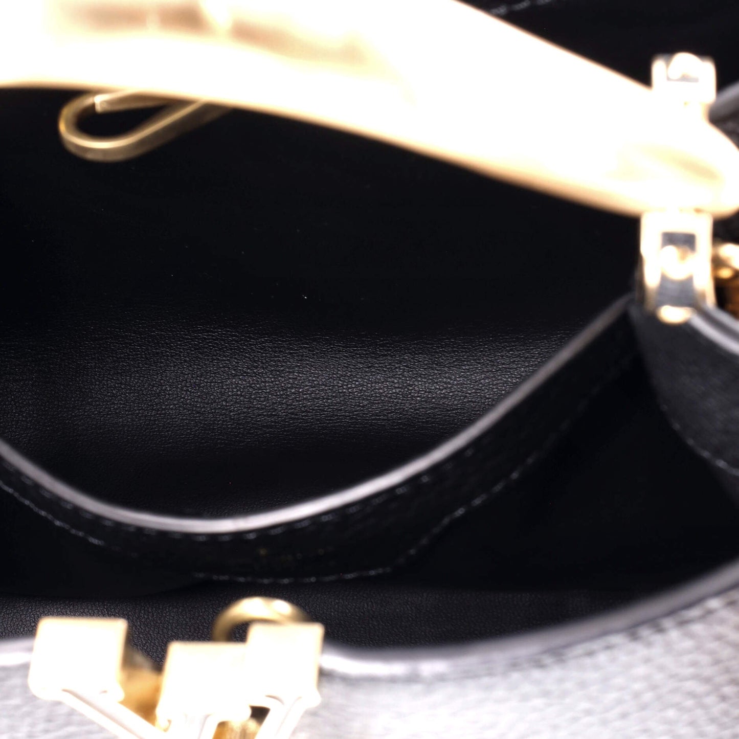 Metal Handle Capucines Bag Leather BB