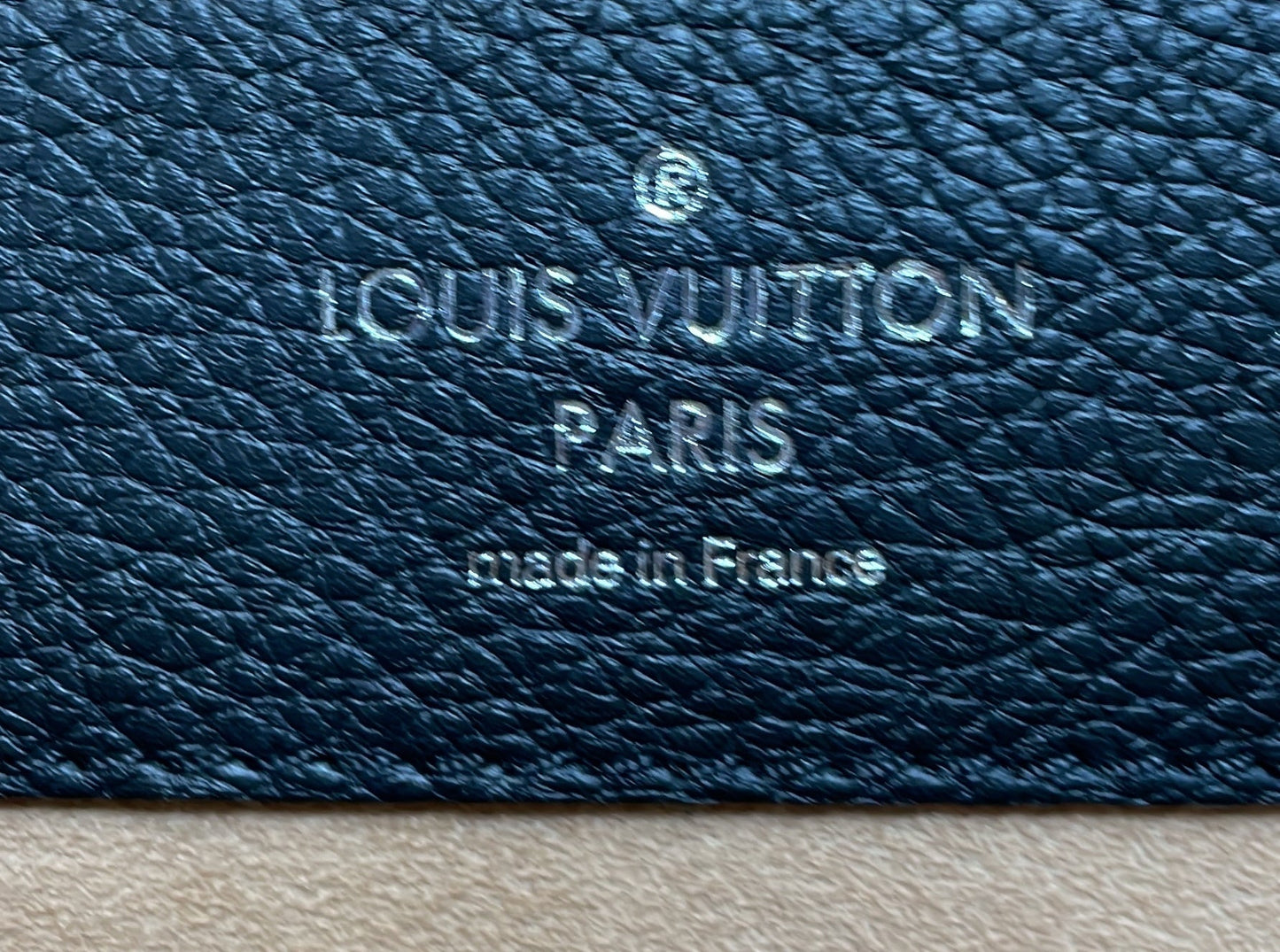 Lockme Ever Handbag Leather BB