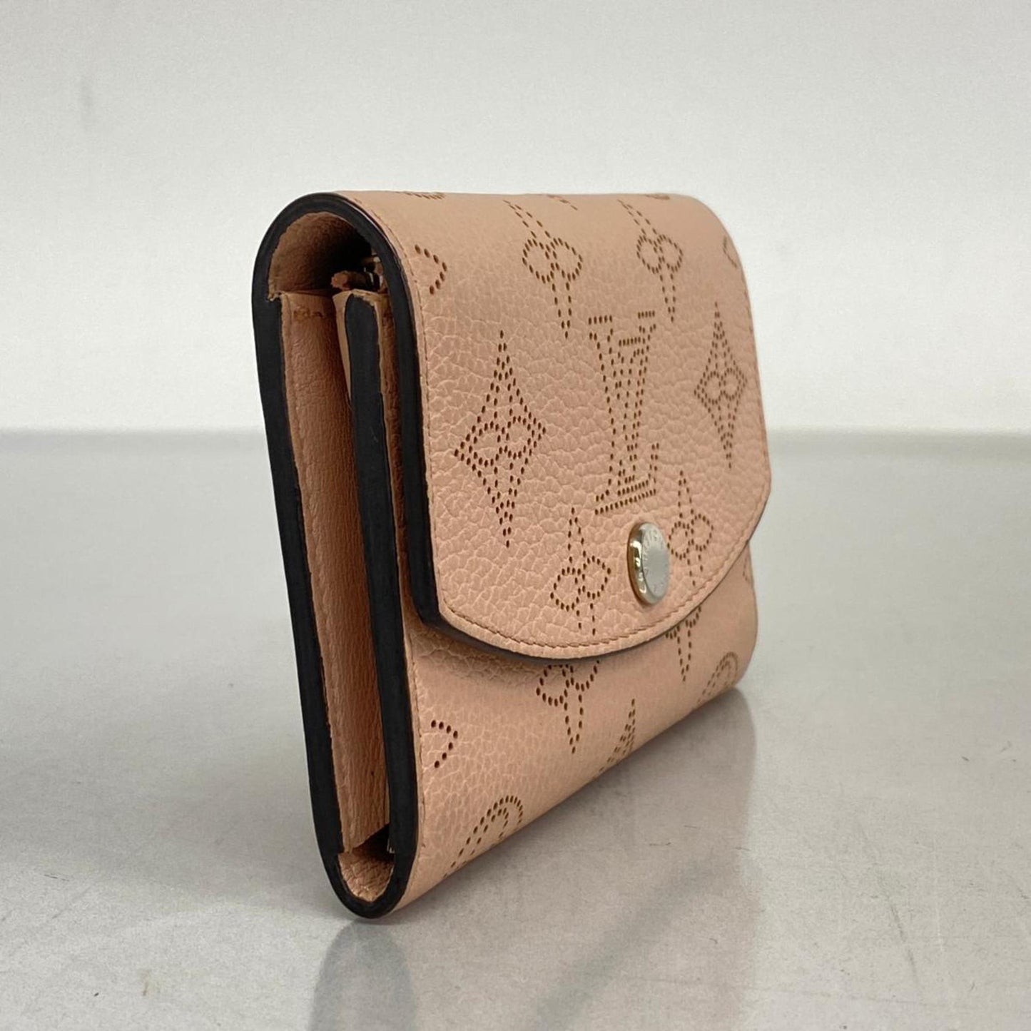 Louis Vuitton Mahina  Leather Wallet  ()