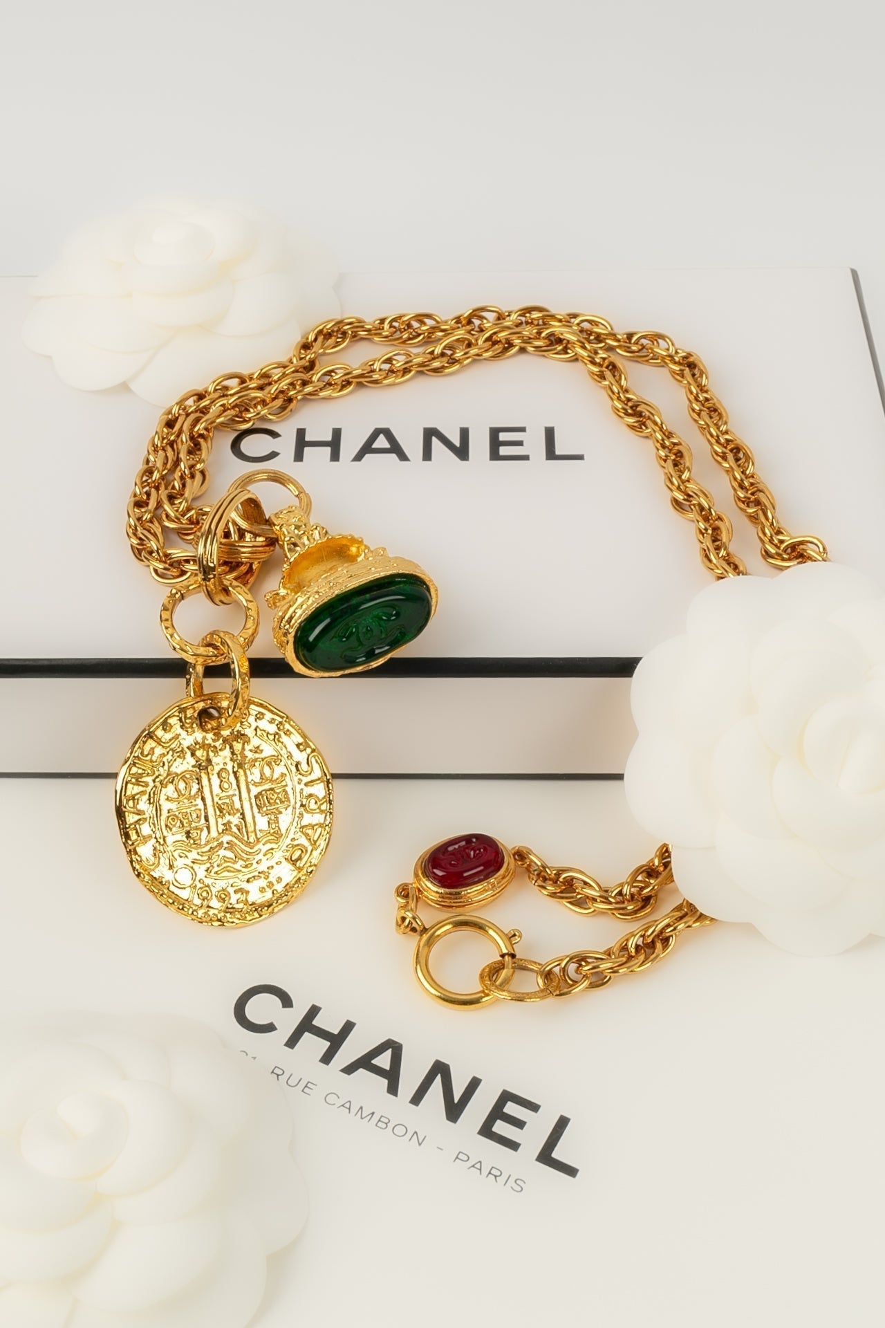 Collier sceau Chanel 1993