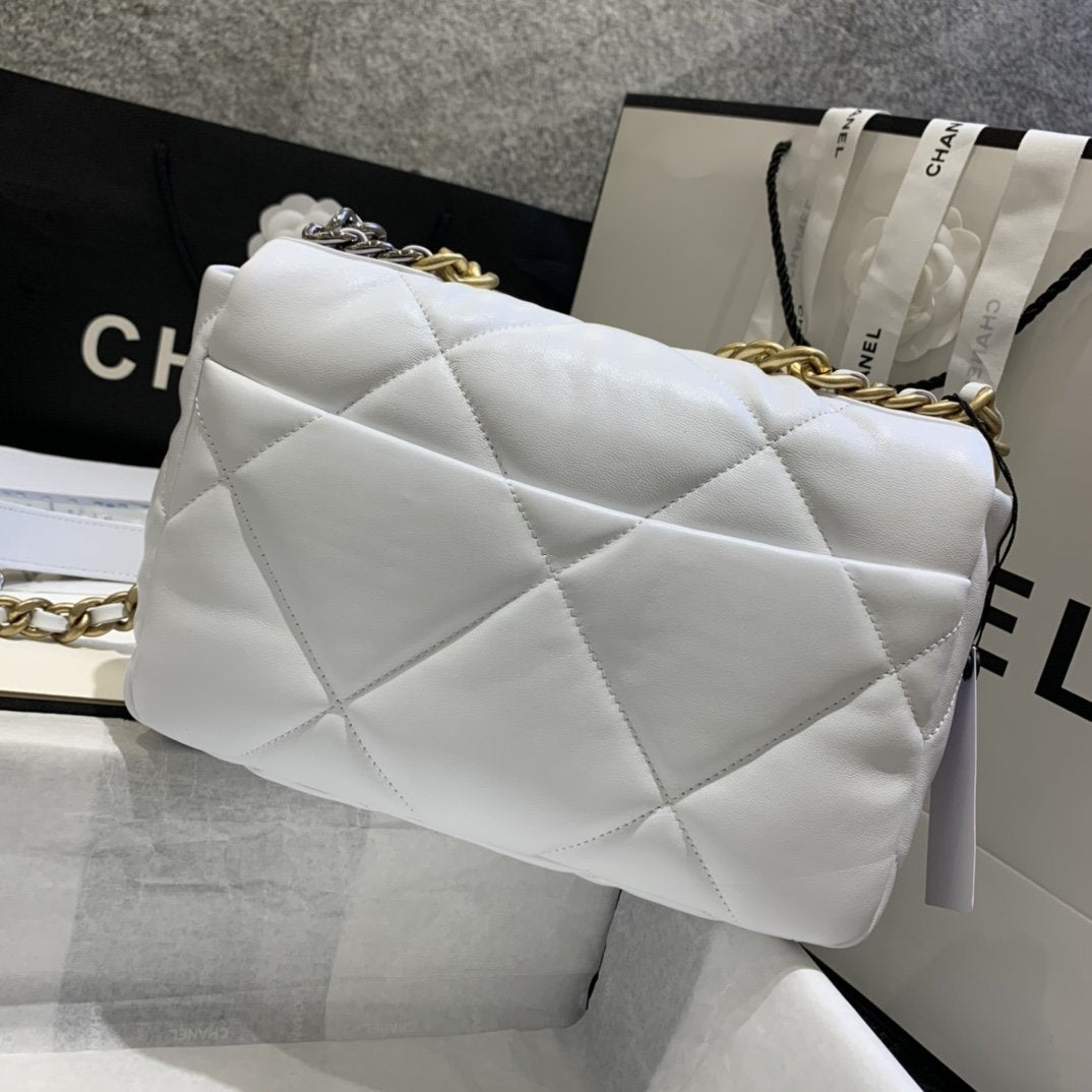 CHANEL 19 Flap Bag