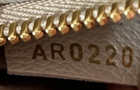 Lockme Monochrome Tote Leather PM