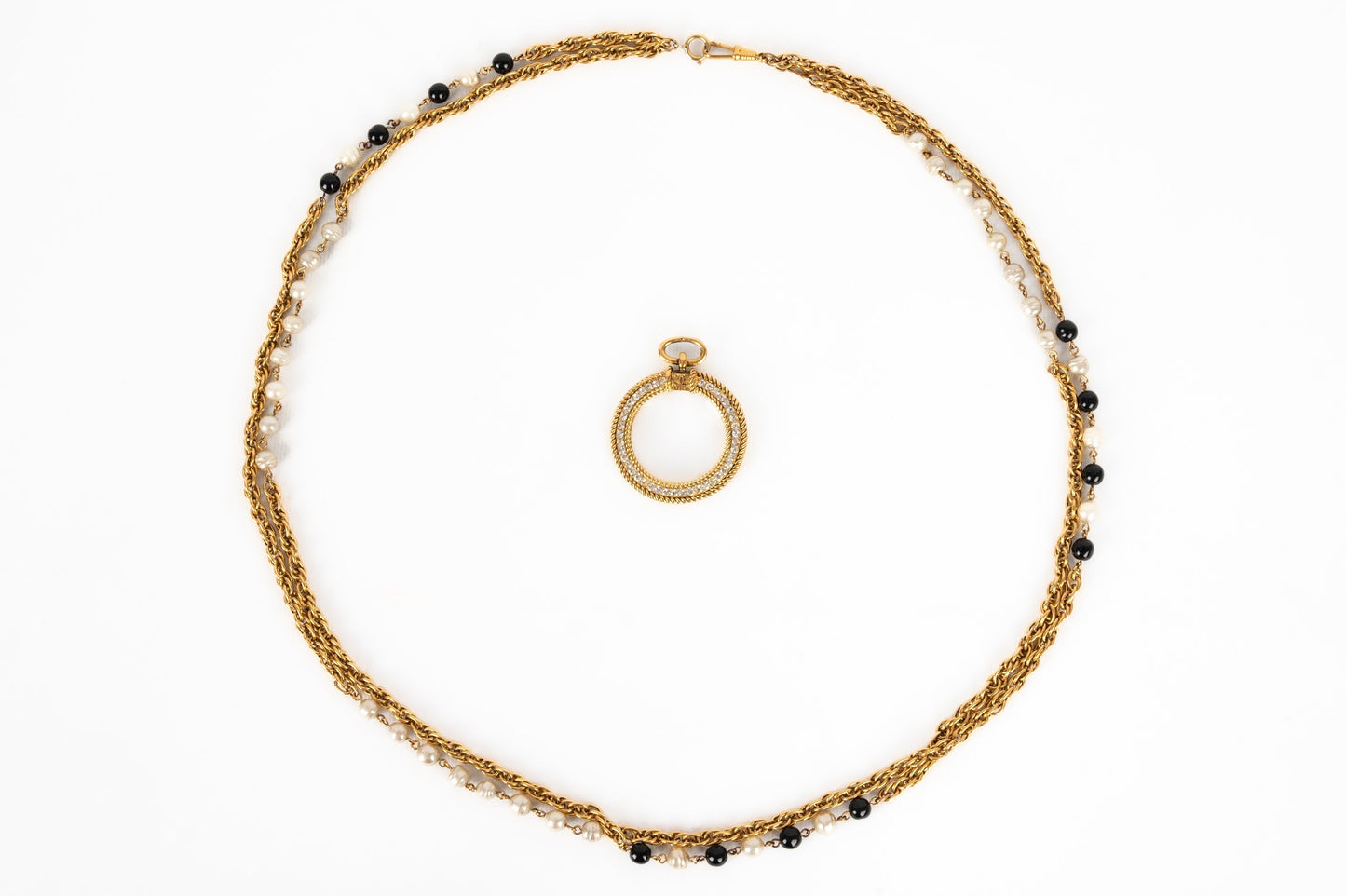 Collier loupe Chanel