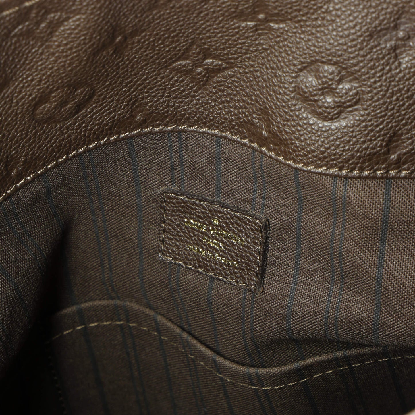 Artsy Handbag Monogram Empreinte Leather MM