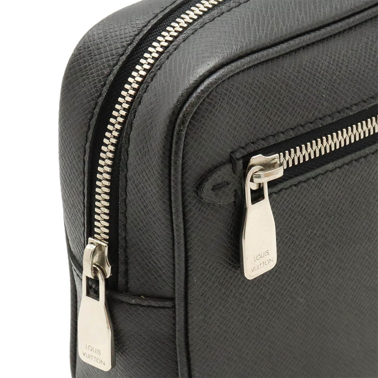 Louis Vuitton Taiga  Leather Clutch Bag ()