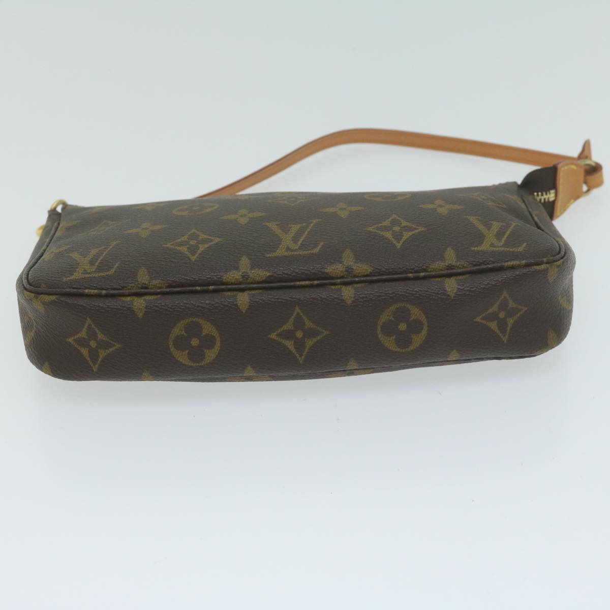 Louis Vuitton Pochette Accessoires  Canvas Clutch Bag ()