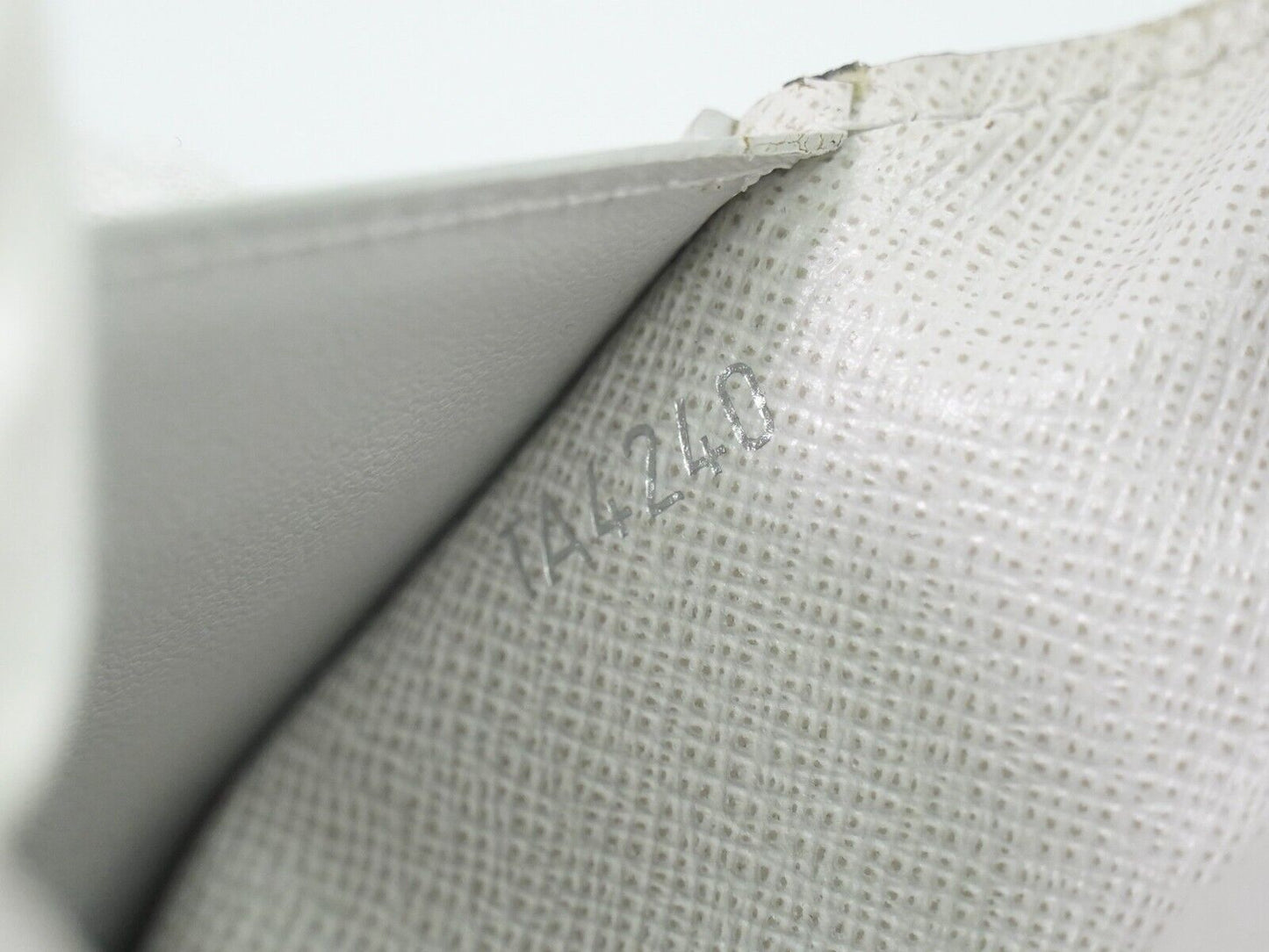 Louis Vuitton Brazza  Leather Wallet  ()