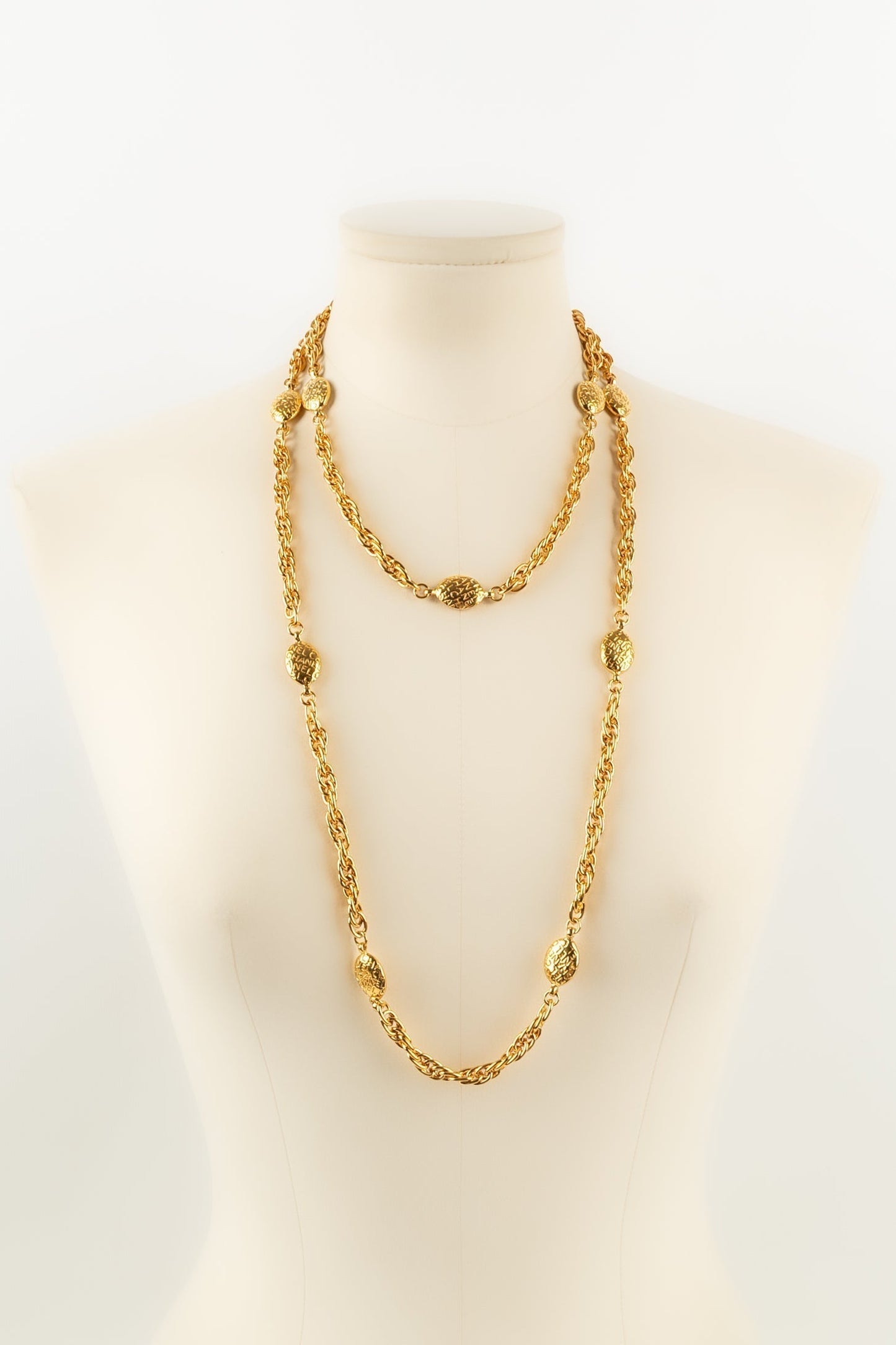 Collier / sautoir en métal doré Chanel