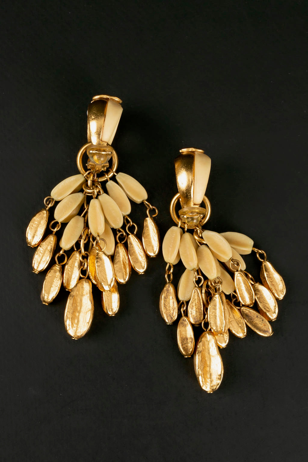 Boucles d'oreilles dorées Chanel