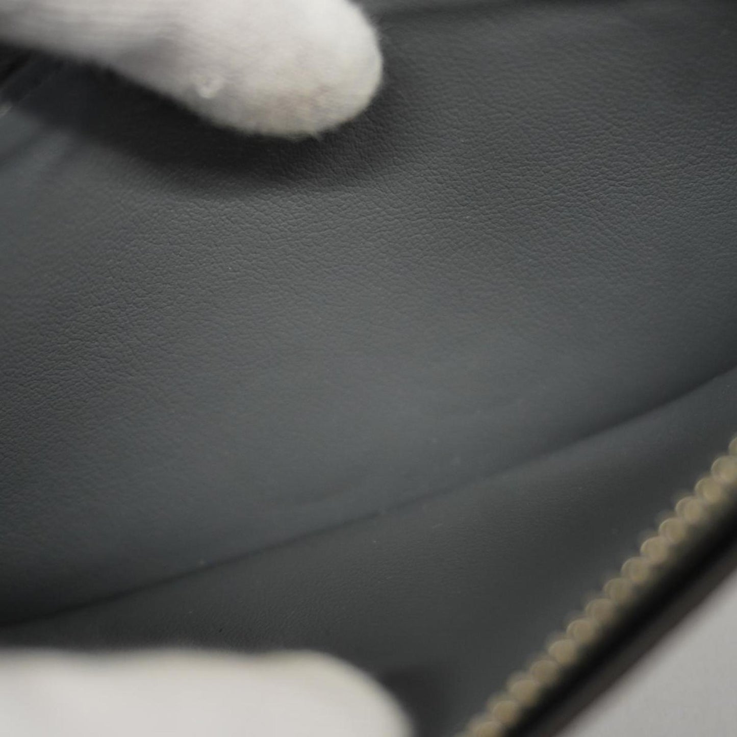 Louis Vuitton Brazza  Leather Wallet  ()