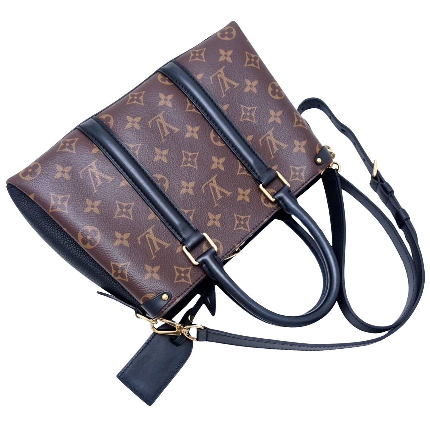 Louis Vuitton Soufflot  Canvas Handbag ()