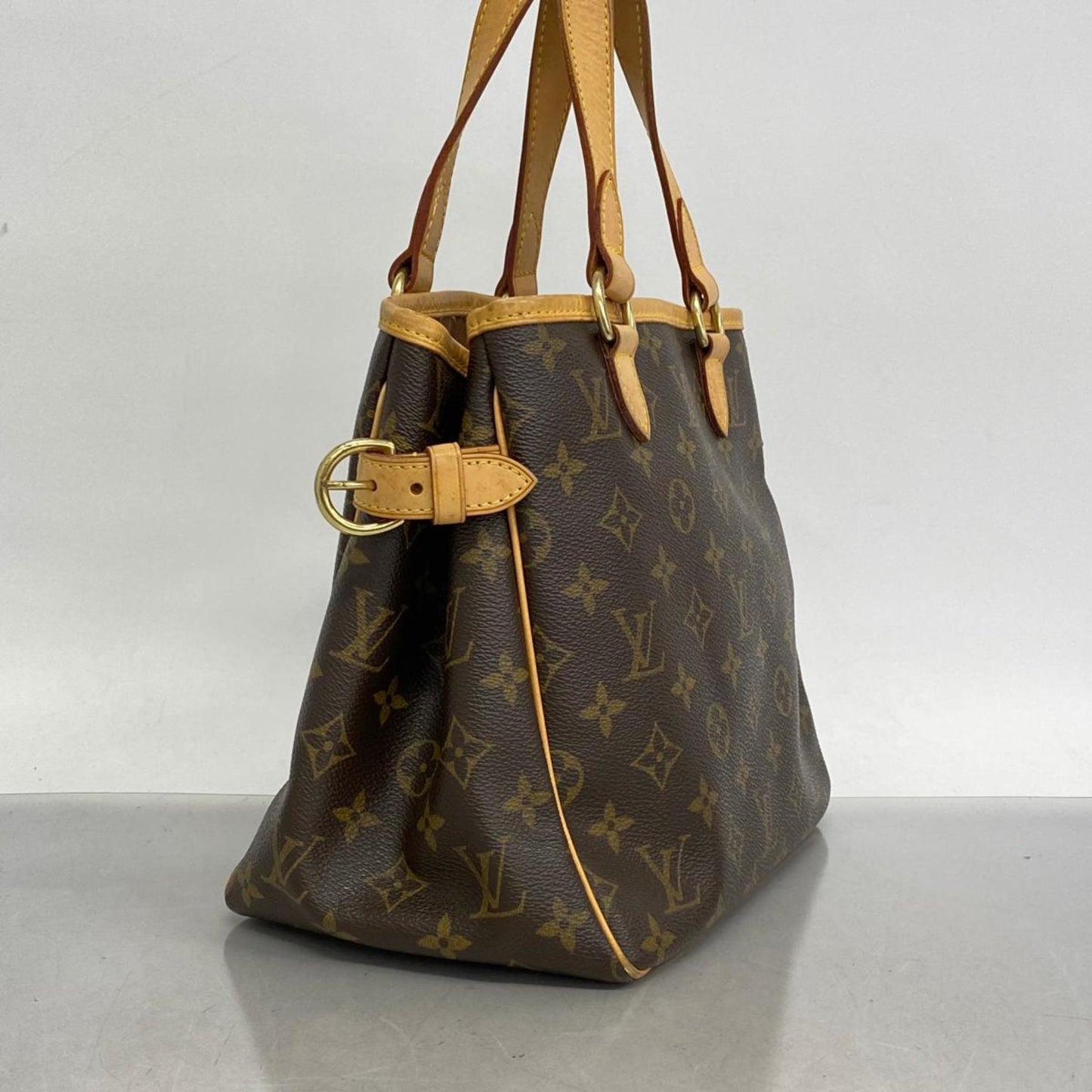 Louis Vuitton Batignolles  Canvas Handbag ()