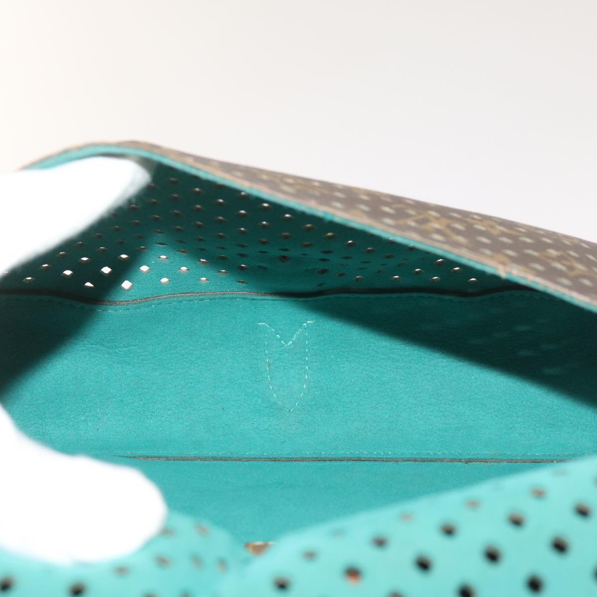 Louis Vuitton  Canvas Shoulder Bag ()