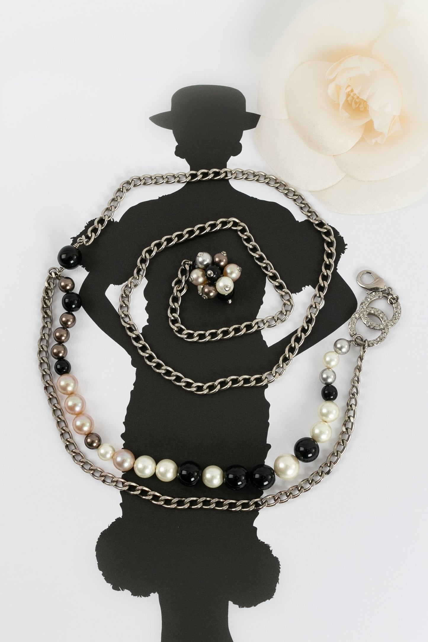 Ceinture argentée Chanel Printemps 2004