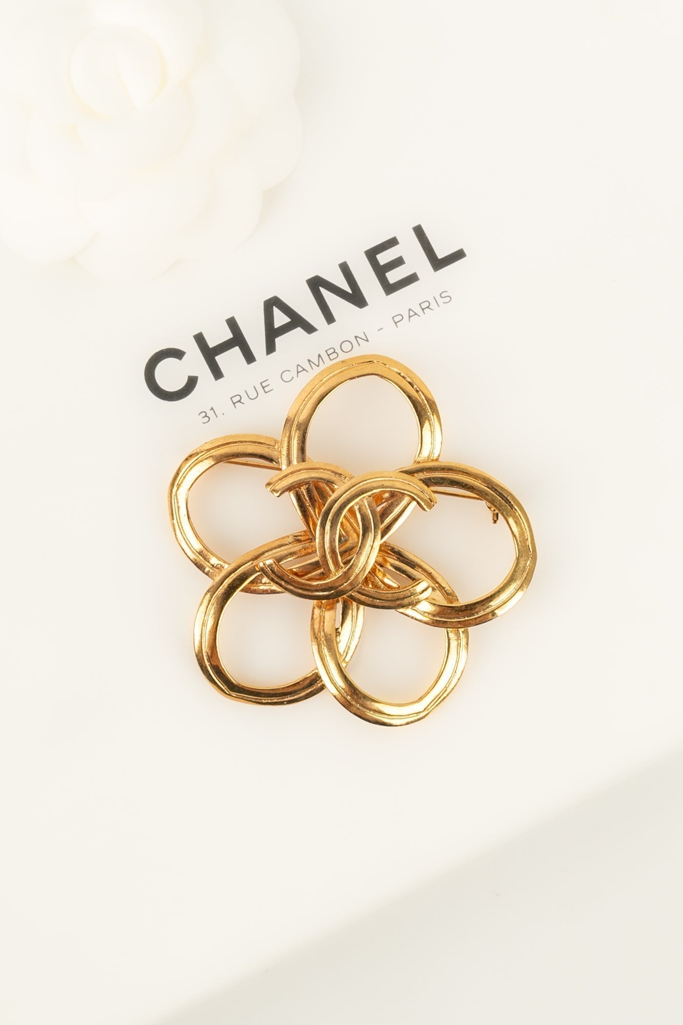 Broche fleur Chanel Printemps 1996
