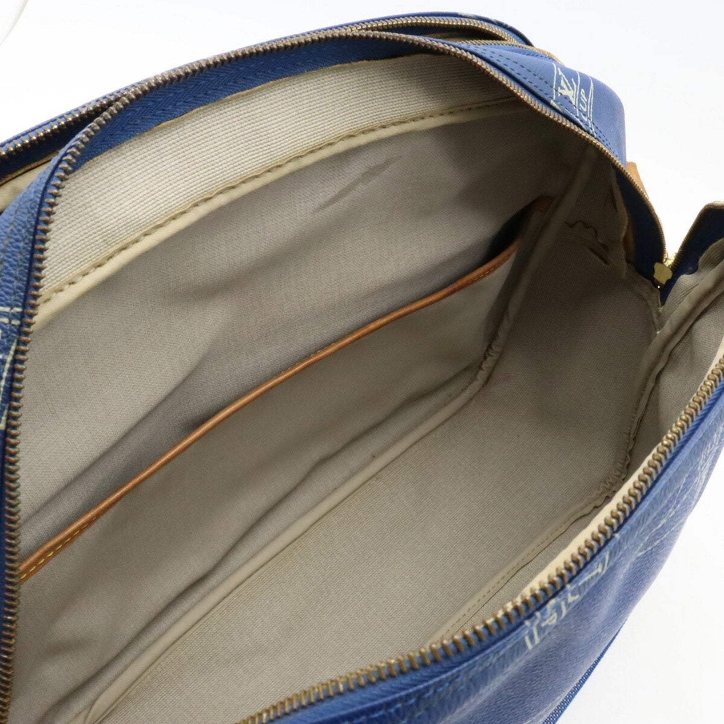 Louis Vuitton America's Cup  Canvas Shoulder Bag ()