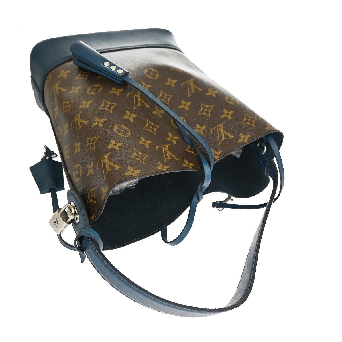 Louis Vuitton Idole  Canvas Shoulder Bag ()