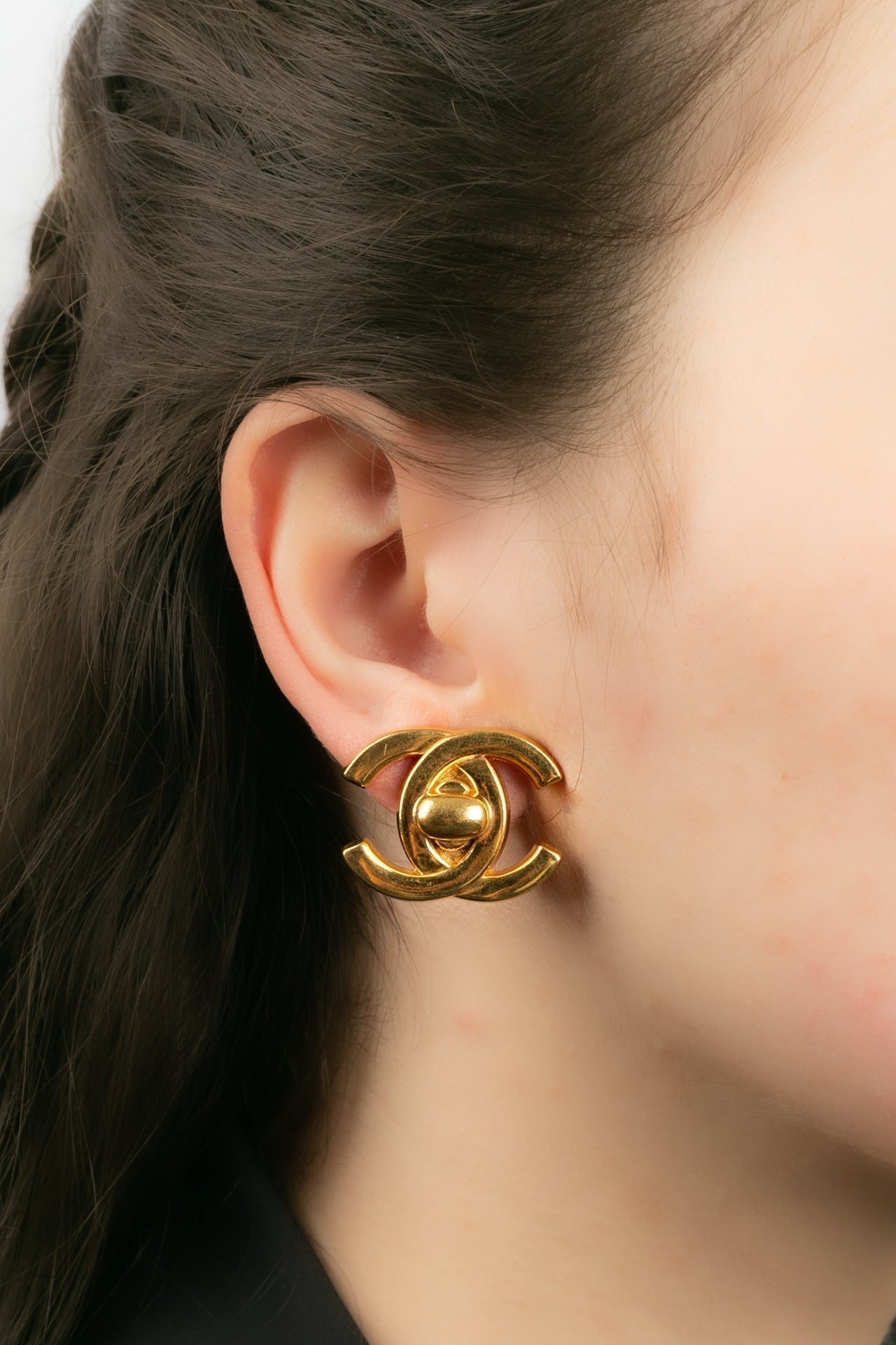 Boucles d'oreilles tourniquet Chanel