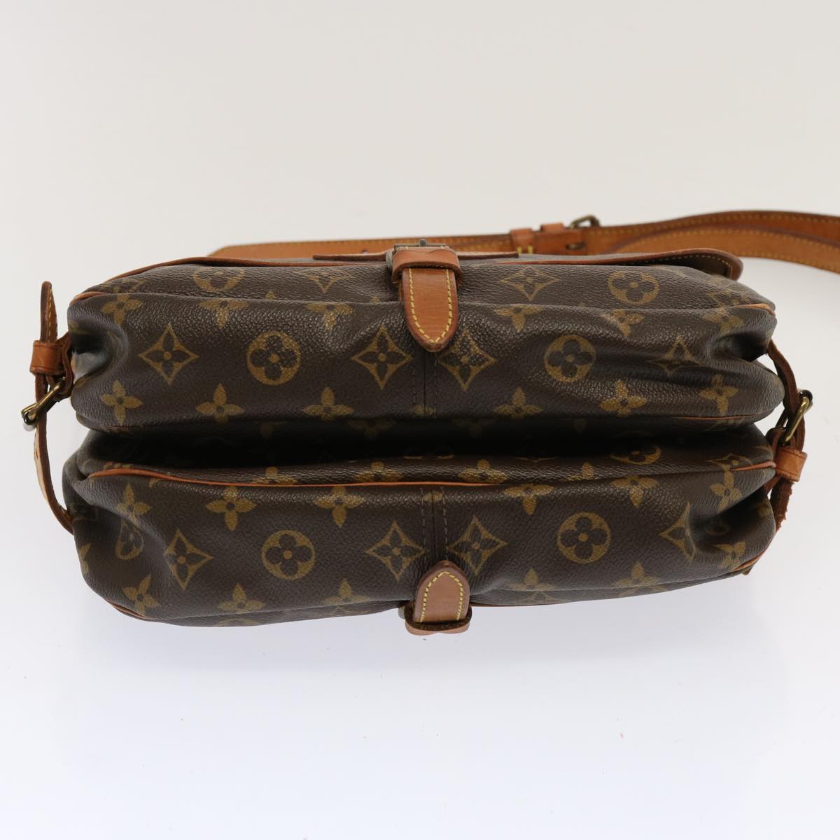 Louis Vuitton Saumur  Canvas Shoulder Bag ()