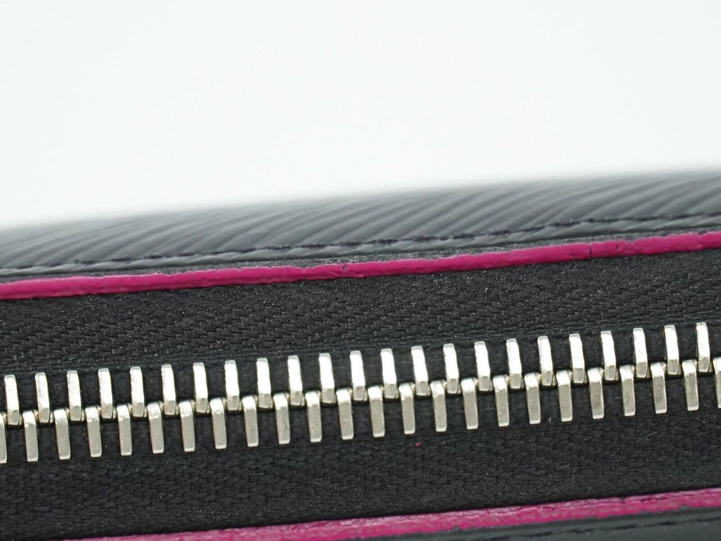 Louis Vuitton Zippy Wallet  Leather Wallet  ()