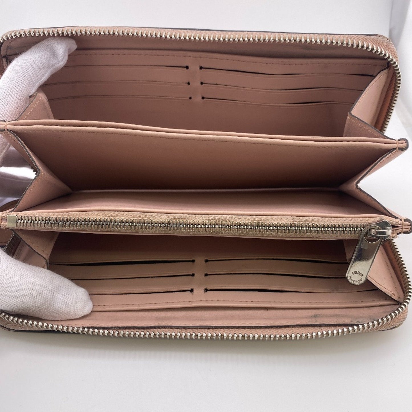 Louis Vuitton Mahina  Leather Wallet  ()