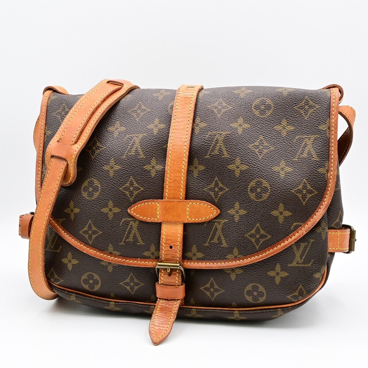 Louis Vuitton Saumur 30  Canvas Shoulder Bag ()
