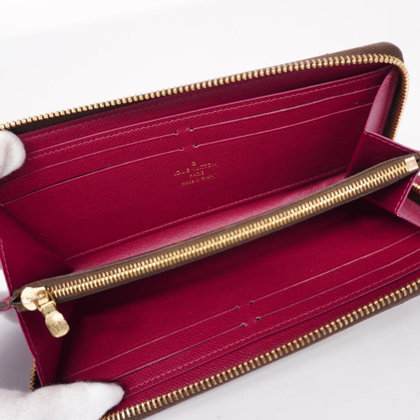 Louis Vuitton  Leather Wallet  ()