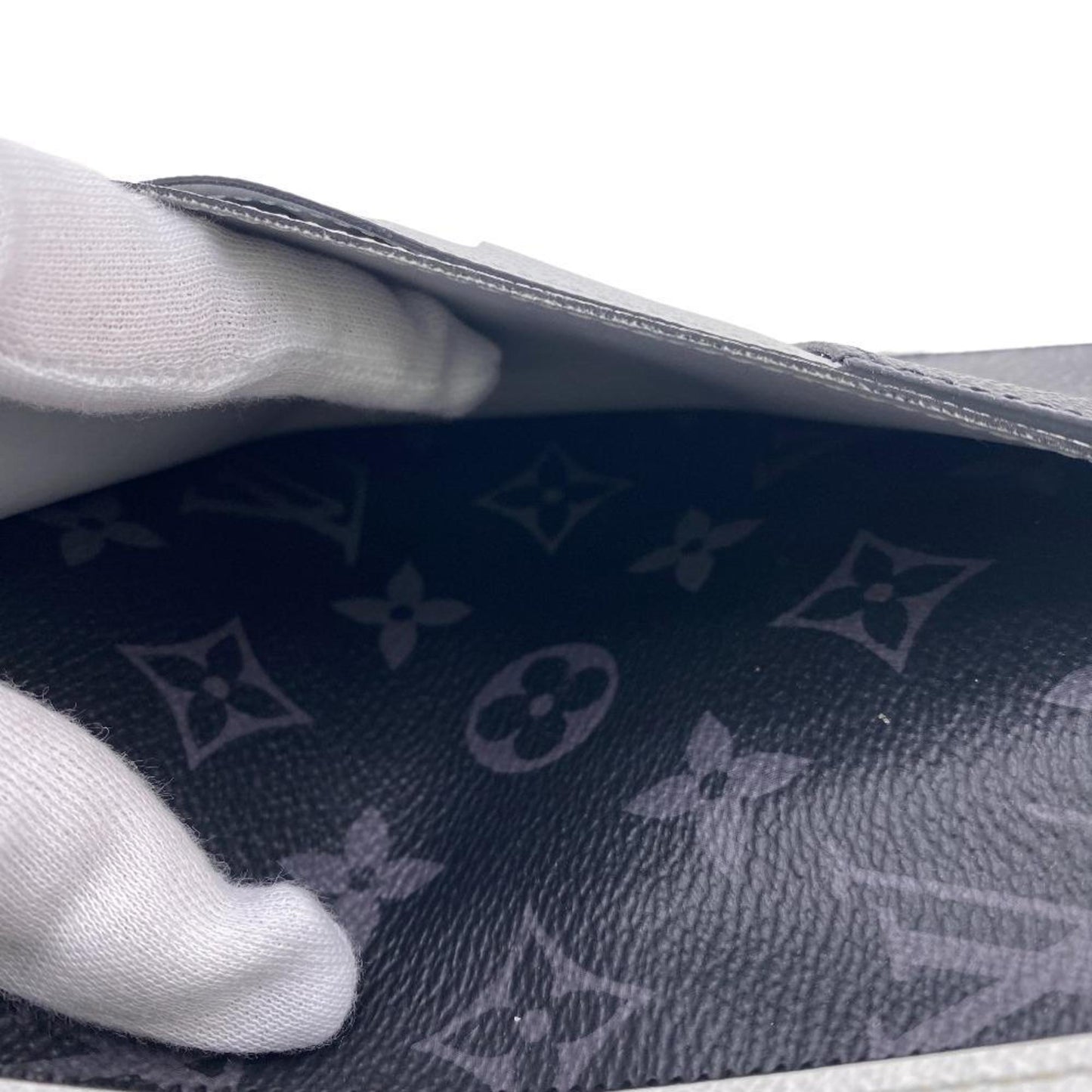 Louis Vuitton Brazza  Leather Wallet  ()