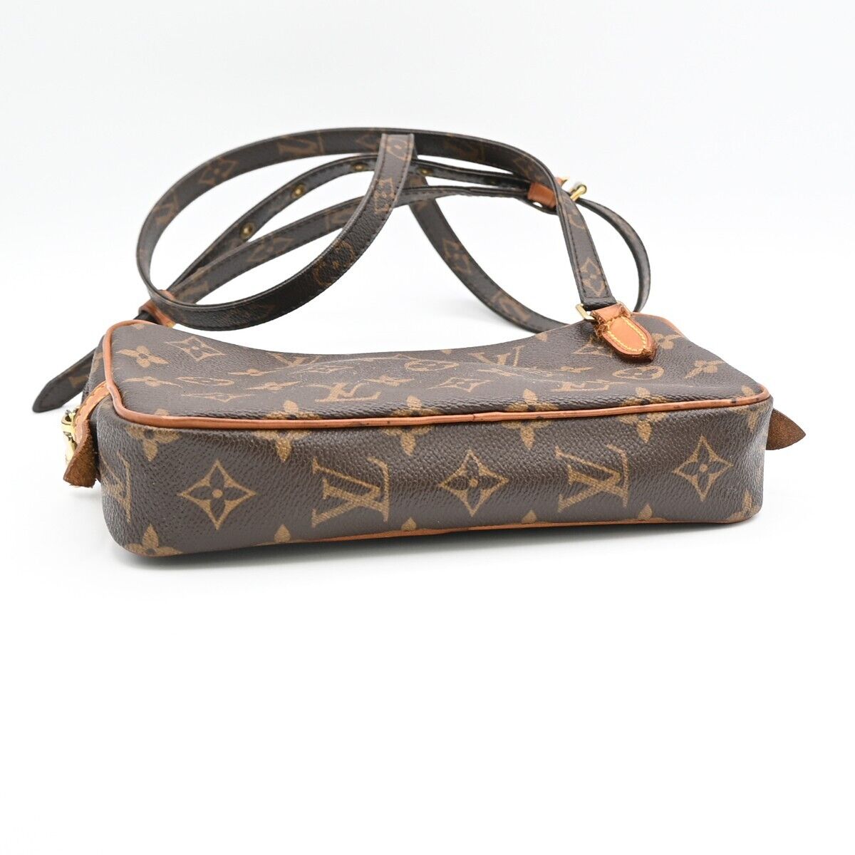 Louis Vuitton Marly  Canvas Shoulder Bag ()