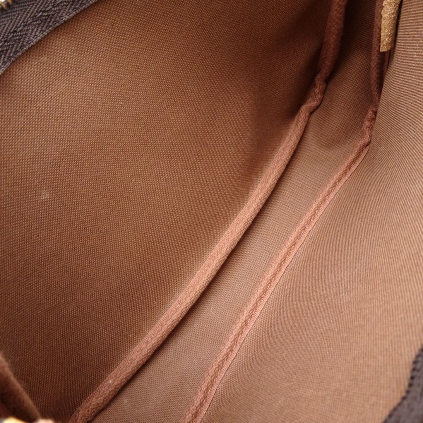 Louis Vuitton Pochette Accessoires  Canvas Clutch Bag ()