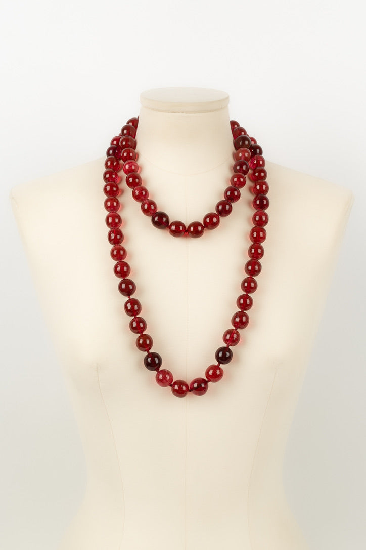 Collier de perles rouges Chanel