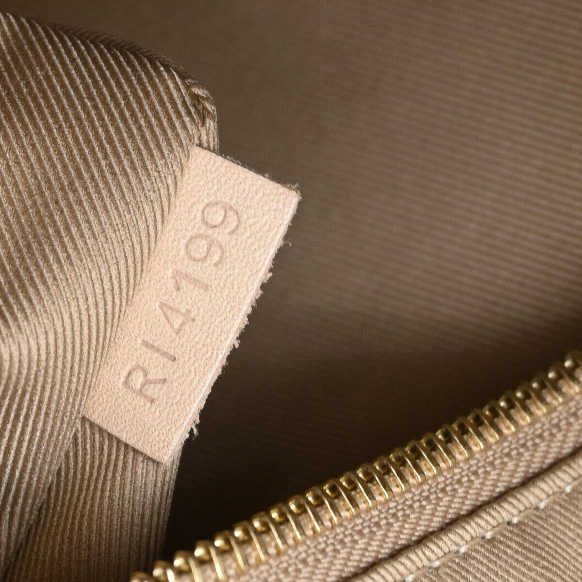 Louis Vuitton Graceful  Canvas Shoulder Bag ()