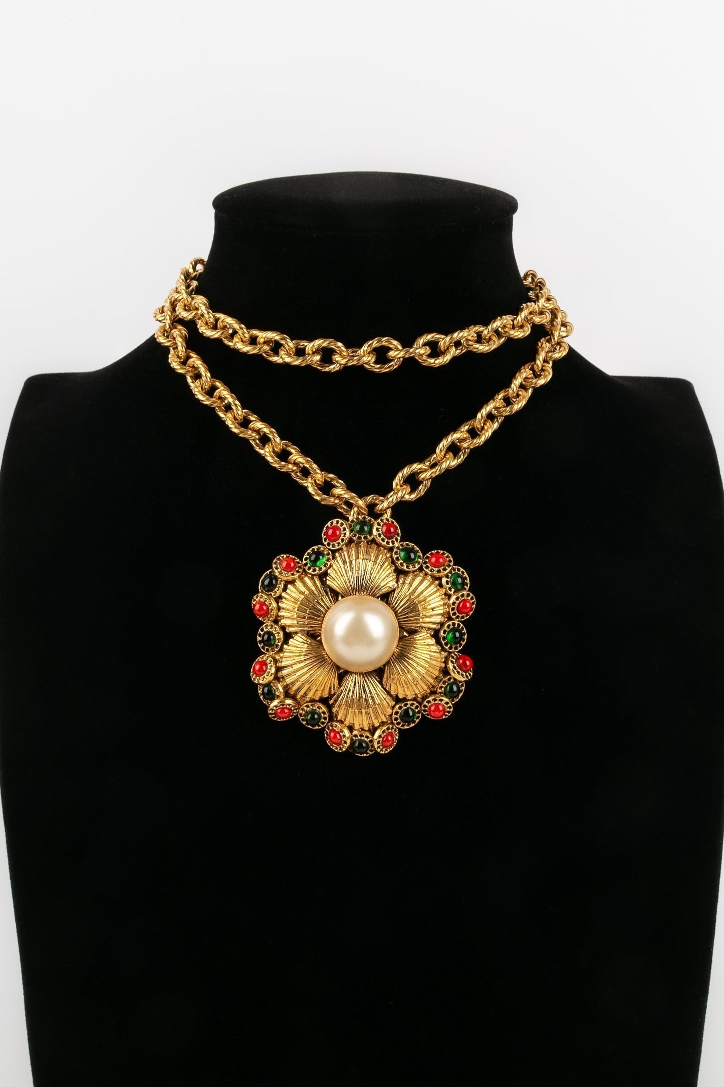 Collier Chanel