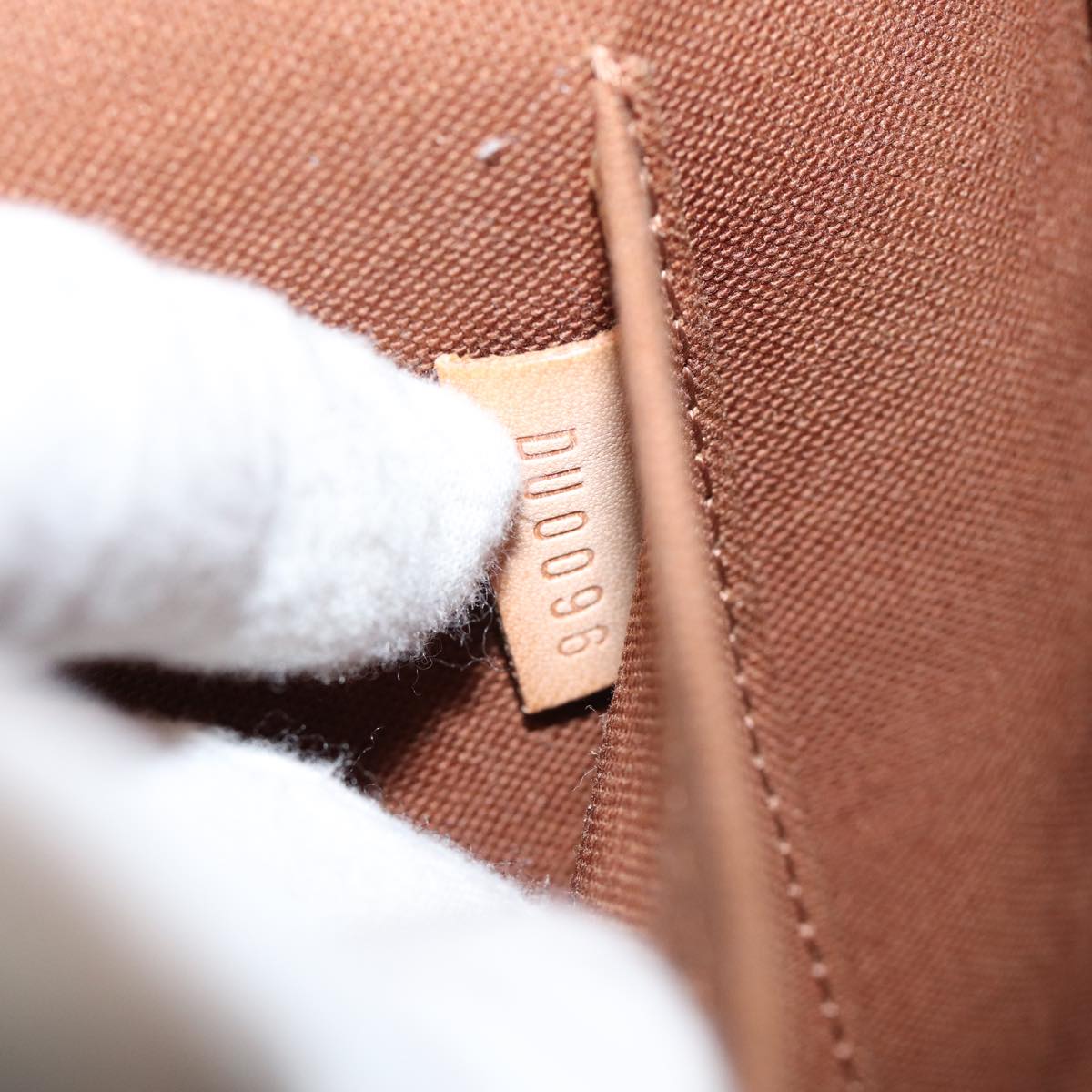 Louis Vuitton Bosphore  Canvas Shoulder Bag ()