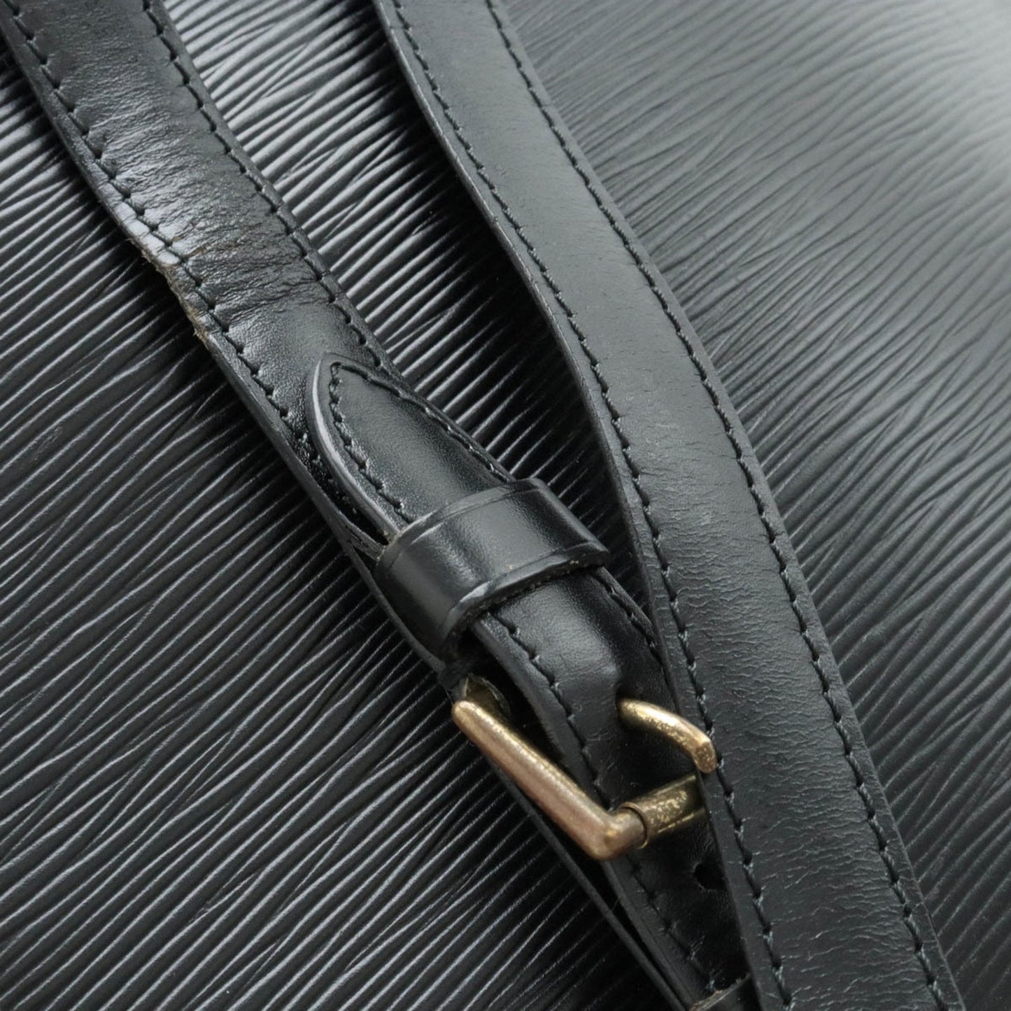 Louis Vuitton Gobelins  Leather Shoulder Bag ()