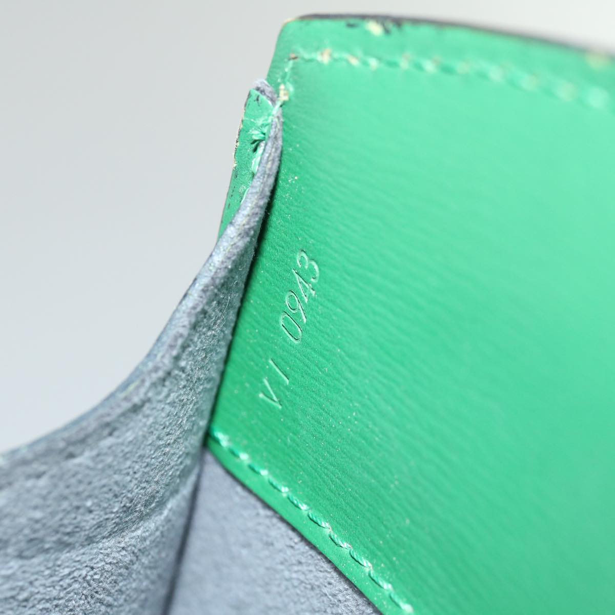 Louis Vuitton Cluny  Leather Shoulder Bag ()